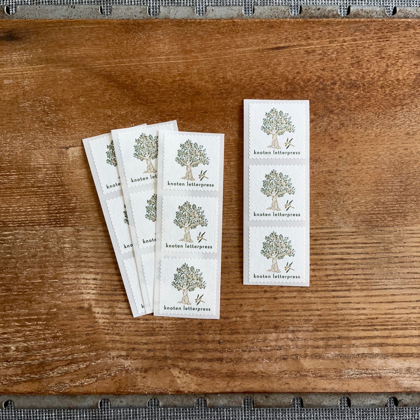 knoten letterpress Sealing Sticker Olive