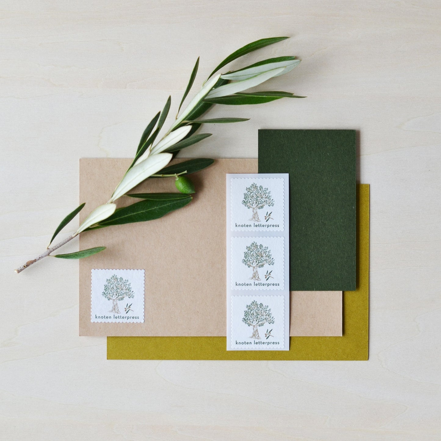 knoten letterpress Sealing Sticker Olive