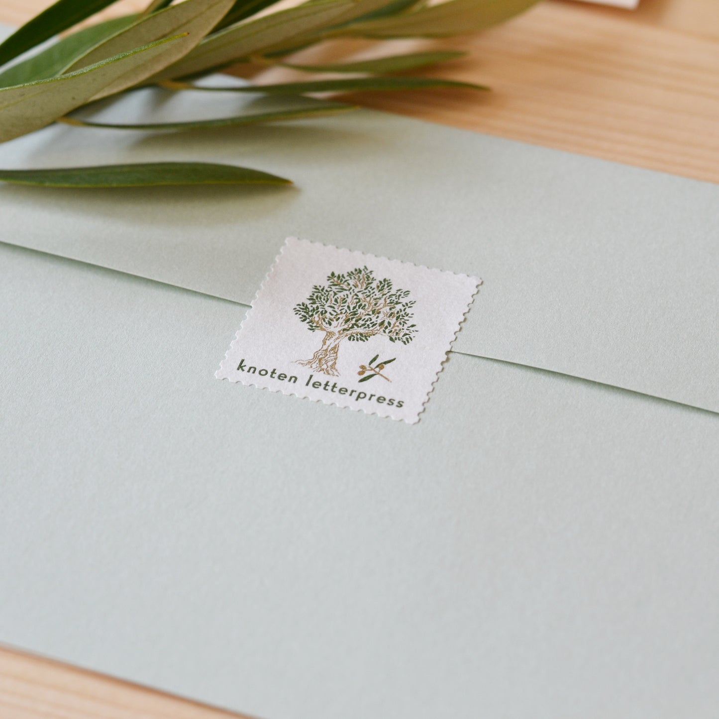 knoten letterpress Sealing Sticker Olive